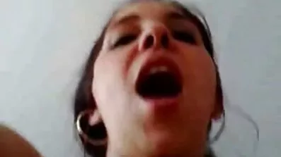 উঁকি দেওয়া